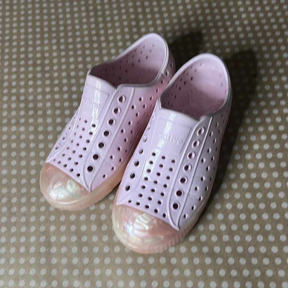 Native shoes children’s size 11